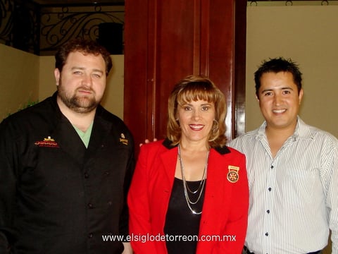 Aris Papadópulos, Paty Gutiérrez y Guillermo García Ochoa invitan a que acudan hoy a la inauguración de la muestra pictórica.