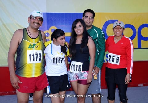 Jonathan , Ana María, Diana, Indalecio y Ana Silvia Medina Barboza.