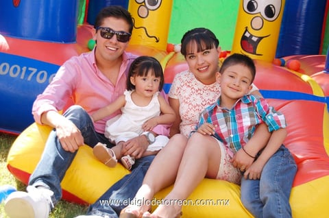 Manuel , Renata, Minerva y Ángel.