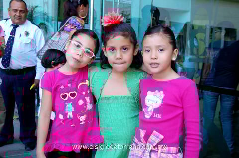 Laila , Romina y Regina.