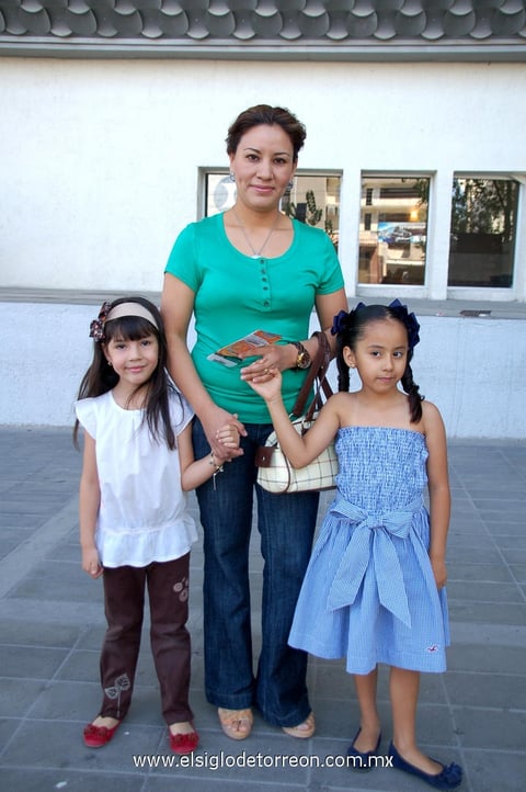 Ilian , Yuriria y Melissa.