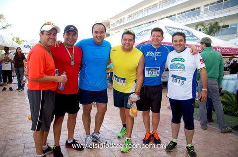 Ricardo,  Alberto, Carlos, Jesús, Ernesto y Armando.