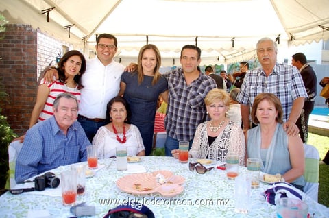Josie,  Juan, Paty, Benjamín, Gerardo, Carlos, Martha, Almita y Paty.