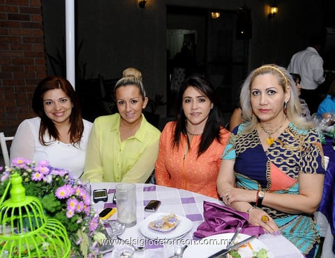 Vicky , Gina, Carmen y Eva.