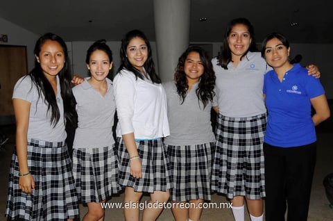 Fernanda,  Daniela, Sandra, Melisa, Dany, Mónica.