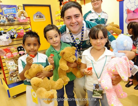Jaciel,  Fernando, Isis y Benjamín.