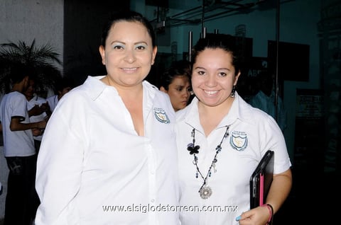 Gabriela  Delgado y Dora Guzmán.