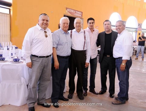 Carlos San Miguel, Rafael Cortés, Ángel Cepeda Jr., Ángel Cepeda, Carlos Rivera y Rodrigo Aguado.