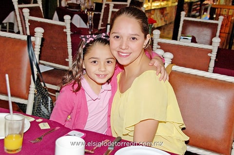 Ximena  y Gaby.