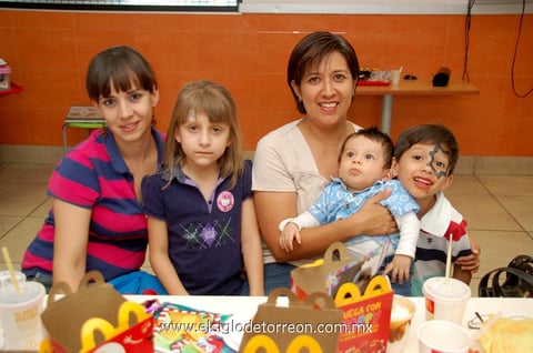 Joca, Luisa, Estela, Benjamín y Leo.