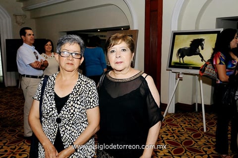 María Elena Ochoa y Graciela Ochoa.