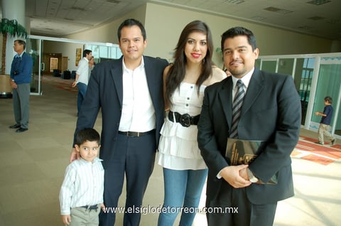 Miguel,  Martha, Elizabeth y Carolina.