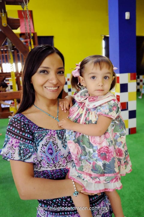 Julieta Saldaña e Isabel Soto Saldaña.