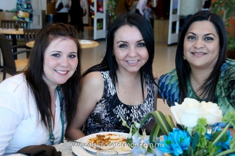 Nayelly  Félix, Cinthya y Sonia Gómez.