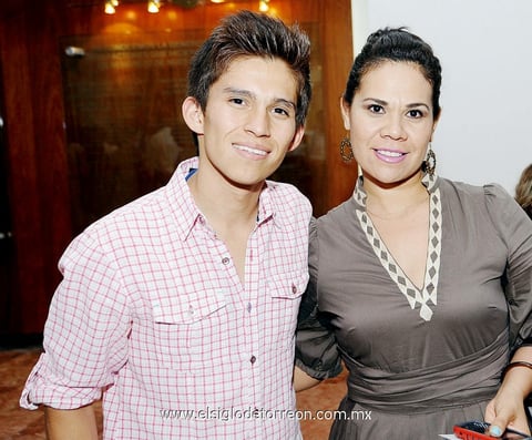 Daniel Pérez y Aseneth Pérez.