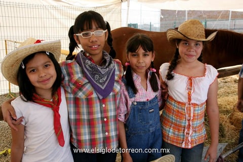 27042013 ALEJANDRA  Adame, Nicole Zalazar, Gabriela Ramírez y Katia Michell.