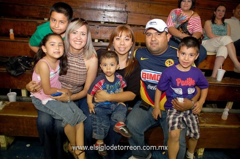 27042013 JUAN MANUEL , Paola, Xóchitl, Maribel, Miguelito, Miguel y Jesús.