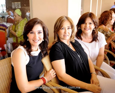 27042013 MóNICA , Martha y Anabel.
