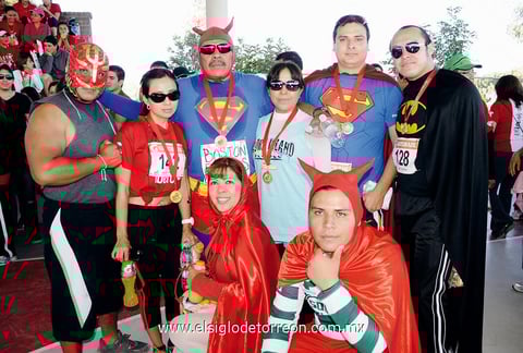 28042013 CORREDORES.  Alan Miranda, Margarita Orozco, Óscar Esquivel, Margarita García, Isabel Rodarte, Fernando Escobar, Martín Espinoza y 'Batman'.