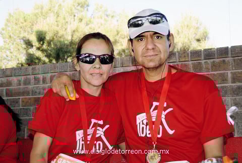 28042013 CORREDORES.  Gina Zertuche y Pepe Alvarado.