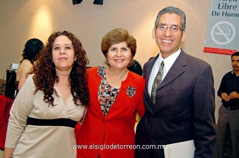 29042013 ALEJANDRA,  Alma Rosa y Saúl.