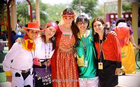 30042013 CRISTINA , Vero, Gaby, Yasmín y Yahaira.