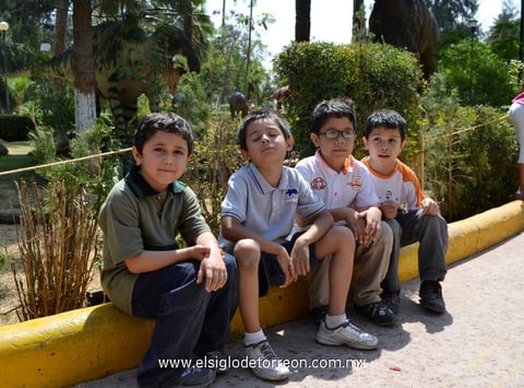 30042013 OMAR ALEJANDRO , Edson, Ángel y Yamil.