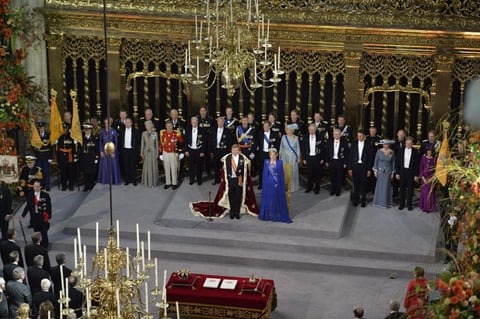 En su discurso, Guillermo Alejandro también dirigió una palabras a su esposa, la argentina Maxima Zorreguieta, ahora reina consorte, quien aseguró que es holandesa de corazón desde que contrajeron matrimonio el 2 de Febrero de 2002.