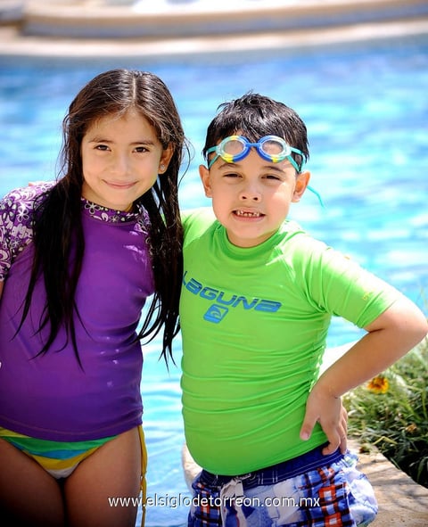 Sara y Alex.