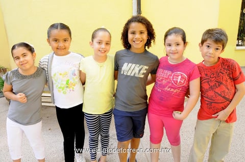Melisa , Noelia, Dani, Felipe, Karla y Kamil.