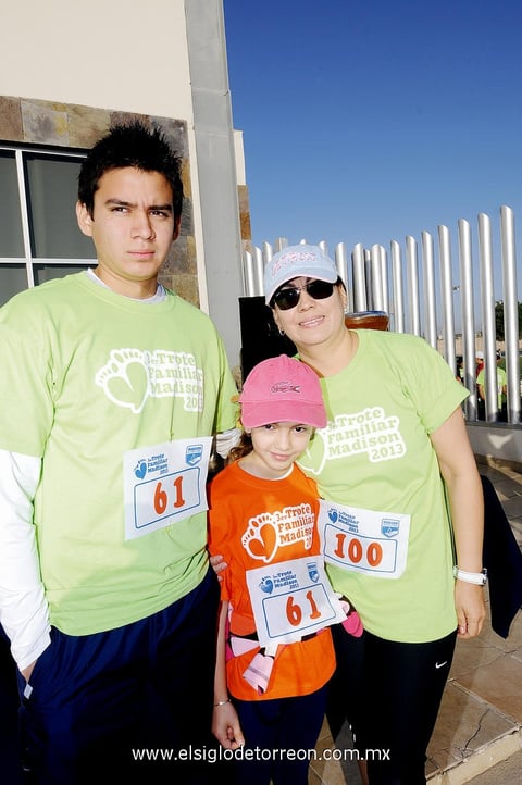 Roberto, Lupita y Rita.