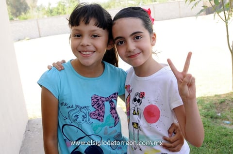 Karla  y María José.