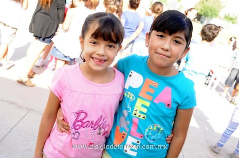 Carolina  y Camila.