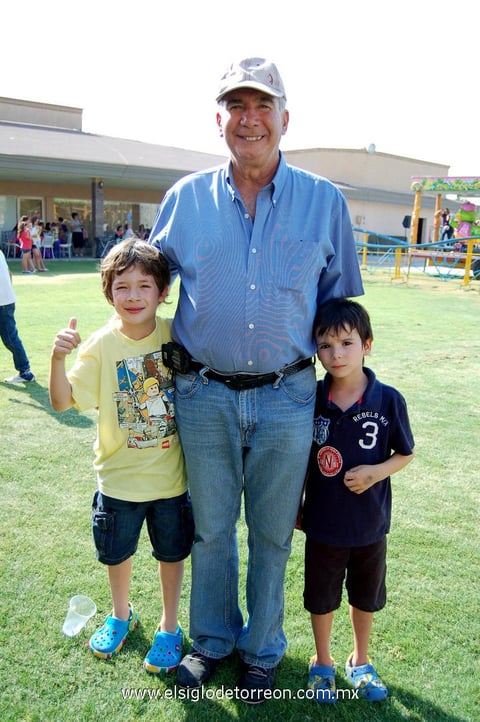 Héctor  Poncho y Daniel.