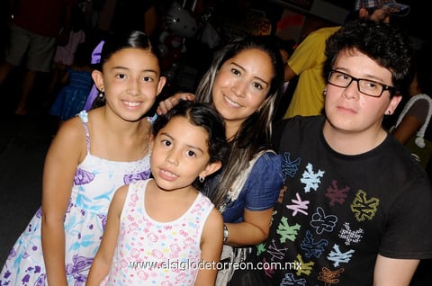 Emilia  Yáñez, Paulina Ramírez, Victoria Alonso y Julien Grosthor.