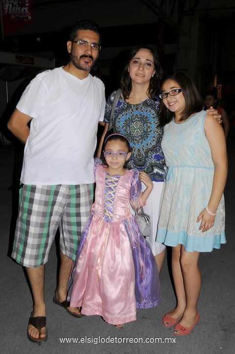 Juan Luis, Mariana, Diana y Sofía Hernández.