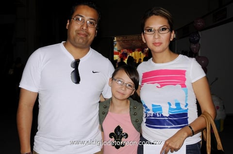 Ismael  Ramos, Cristina Mesta y Ana Fernanda Ramos.