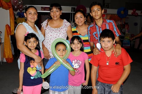 Nancy  Rodríguez, Sandra Fernández, Claudia, Paulina, Fernanda, José, Edson y Héctor.