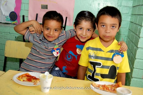Emiliano , Ángel y Luis.