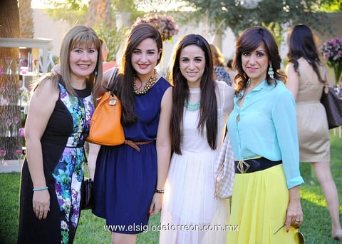 Mayela, Mayela, Dora y Dora.