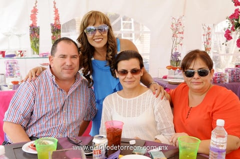 Emilio , Pily, Ana Clara y Pinita.
