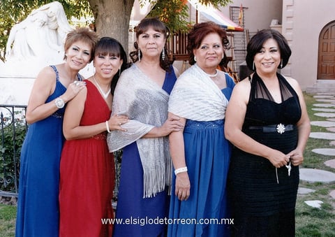 Rocío, Elena, Katy, Rebeca y Paty Quintero López.