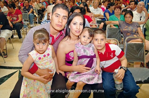Ángel , Ana Luisa y Joselyn.
