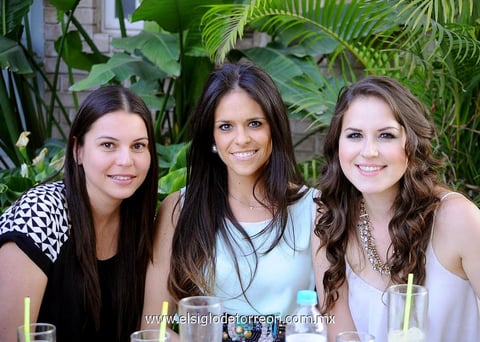 Astrid,  Valeria y Susana.