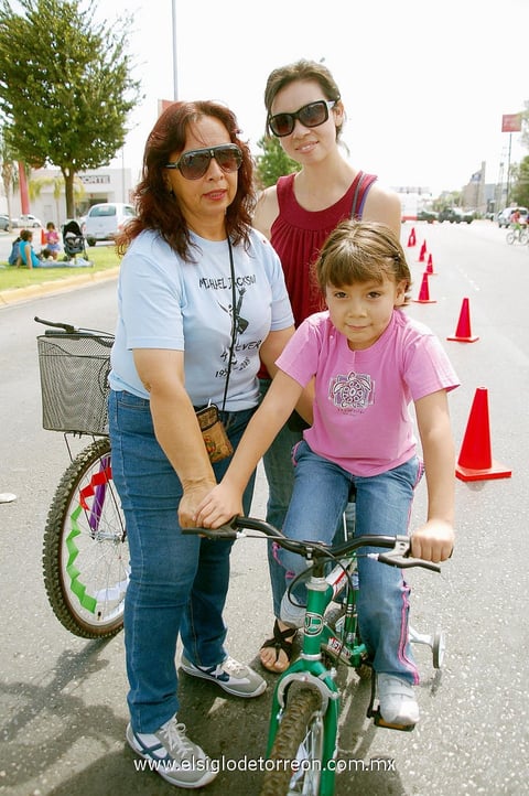 Guadalupe, Priscilla y Zara.