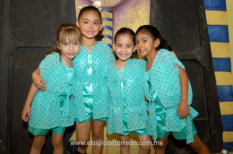 María  José, Ximena, Mily y Sofi.