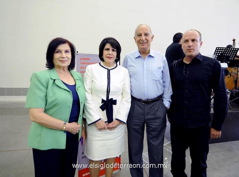 Alma Rosa, Lupita, Pepe y Manolo.