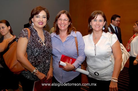 Zayde,  Victoria y Lupita.