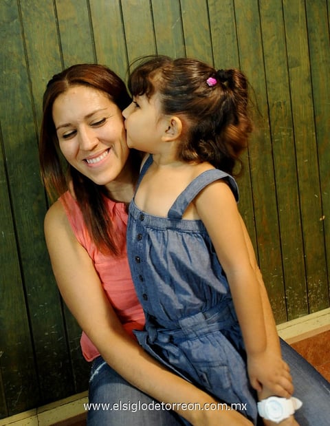 Gina  y Samantha.