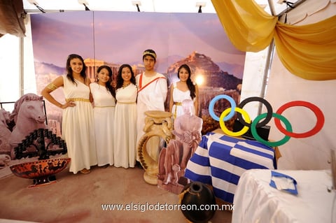 Linda,  Susana, Mary Tere, Manuel y Ana.